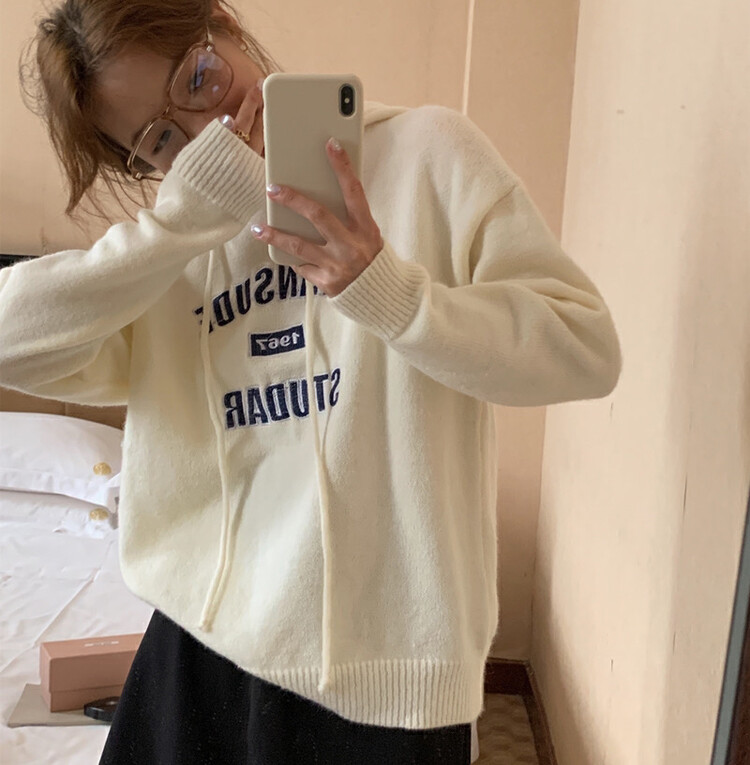 [Timely rain] Korean style ins retro temperament gentle embroidery letter pullover warm sweater W0197# WPL