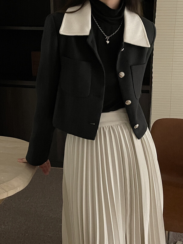 Original price 168.99! 【ON LINE】French black and white contrast color exquisite lapel breasted small fragrance short coat A6219