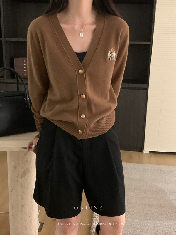 【ON LINE】Wool V-Neck College Style Metal Breasted Cardigan Sweater (100 Wool Included) PA511