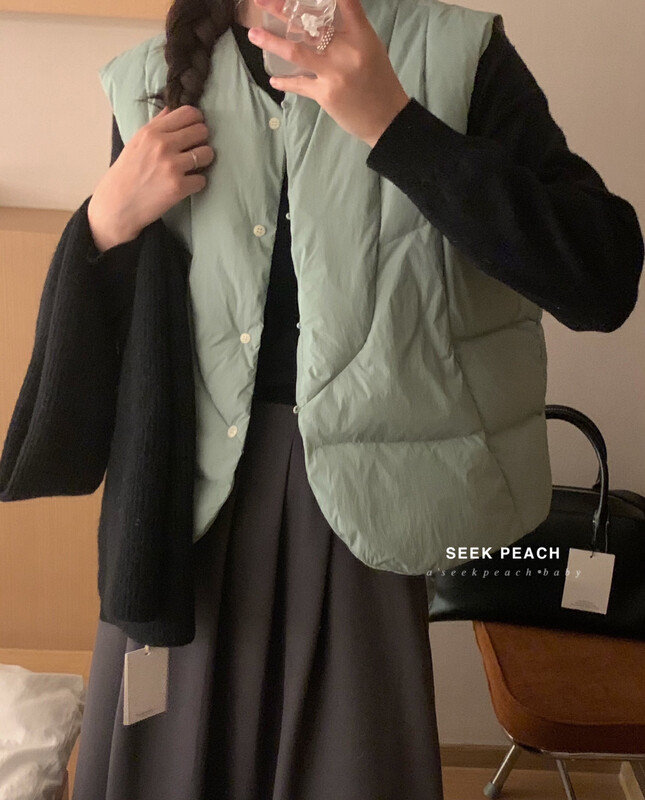 【SEEK PEACH】Single-breasted solid color sleeveless comfortable warm down jacket (including white duck down 90%) 5882# L