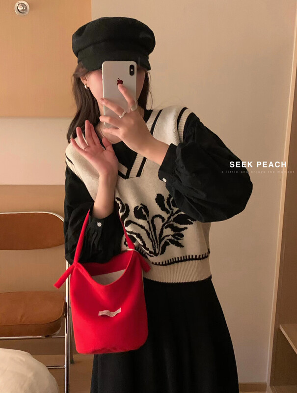 【SEEK PEACH】Korean V-Neck Pullover Vest 1968# L