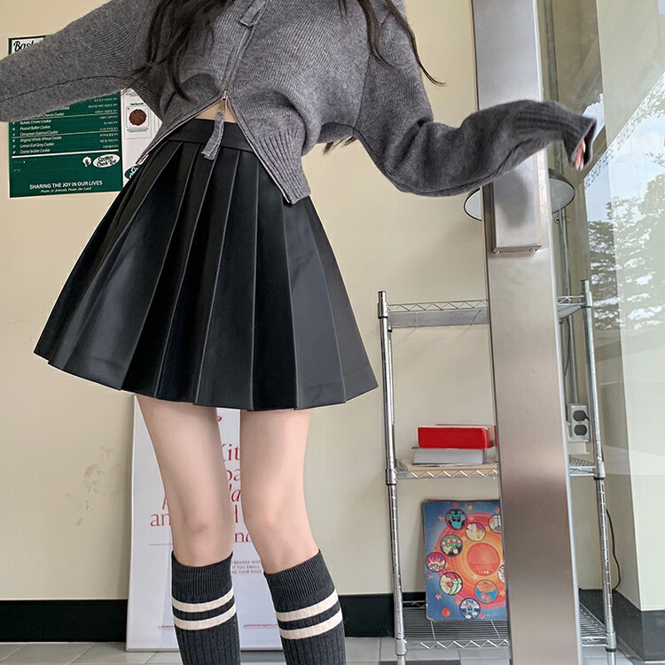 Original price 88.99! [Timely rain] Korean style ins retro high waist design slimming a-line pleated skirt M1229# WPL