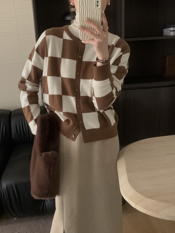 【ON LINE】Korean standard 100% wool round neck checkerboard buttoned cardigan sweater PA383
