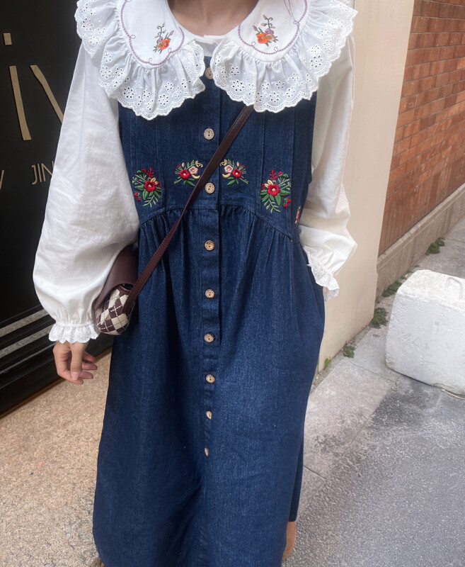 [Timely rain] Korean style ins retro design stitching lace doll collar embroidered shirt 70810# WPL