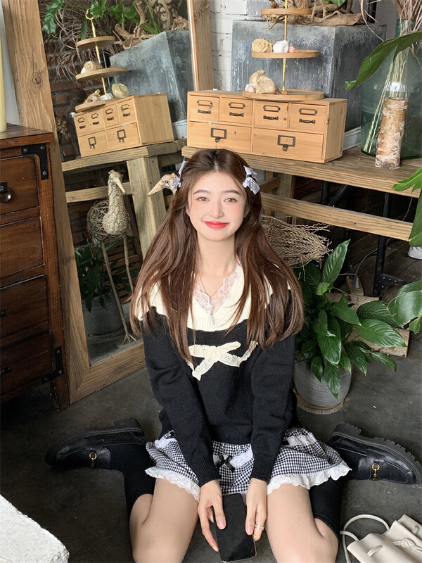 [Timely rain] Korean style ins sweet design sense lace stitching bow V-neck warm sweater A0889# WPL