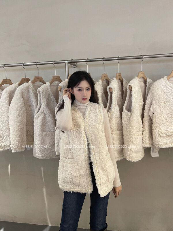 【MISS ZI】Korean style fur and wool vest