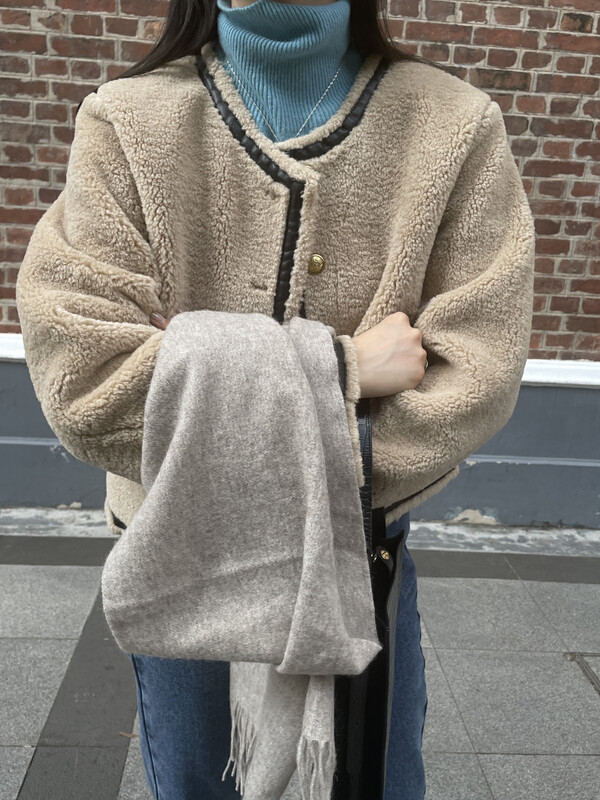 【ON LINE】Korean standard round neck color matching Korean style simple fur all-in-one gold buckle short coat 7253