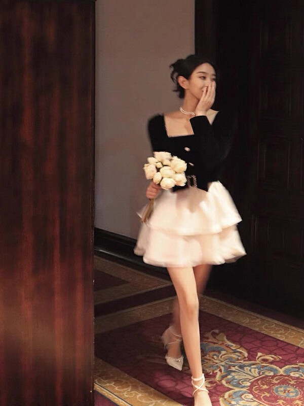 【Ou Zhengsha】 French square neck high waist slim retro velvet dress 19553# JJ