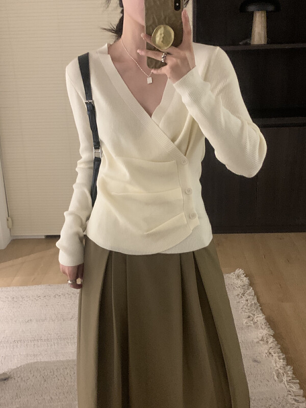 [ON LINE] Comfortable design v-neck bias cut side placket knitted sweater knitted sweater with 30 wool 99665