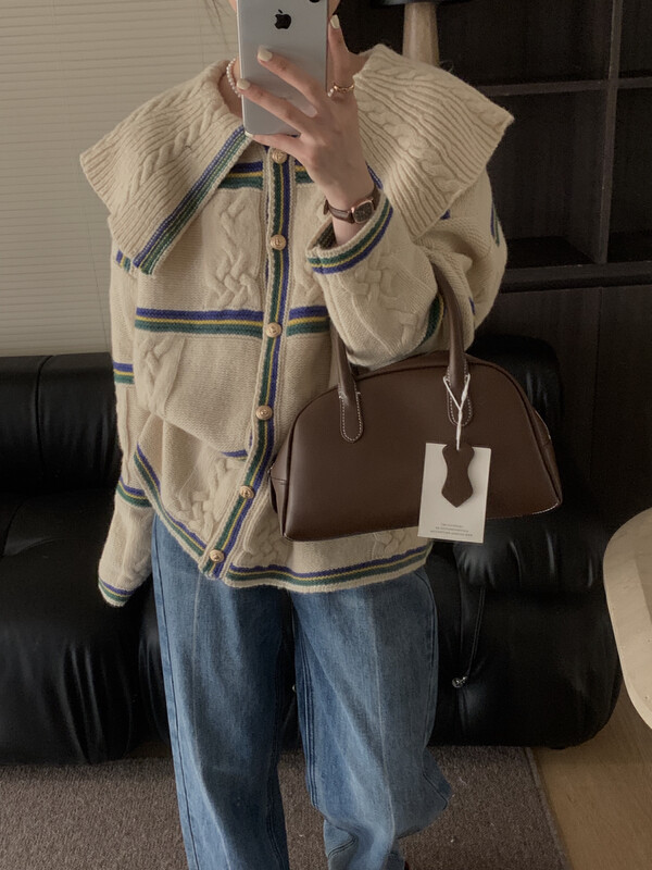 【ON LINE】100% wool retro color matching large lapel gold button cardigan sweater PA516