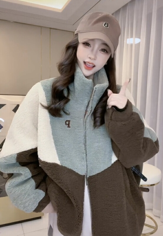 [Ouzhengsha] Letter P with color-blocking stand-up collar particle plush short coat 19517# JJ