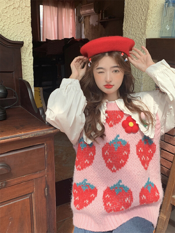 [Timely rain] Korean style ins sweet design jacquard strawberry three-dimensional flower vest 05255# WPL