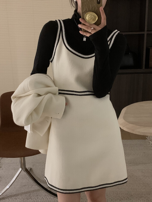 [ON LINE] Korean standard temperament contrast color stitching u-neck mid-length fragrant dress with 20 wool 6819