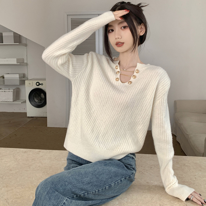 Quality inspector figure autumn and winter 2022 new V-neck chic chain pullover design loose long-sleeved knitted sweater women