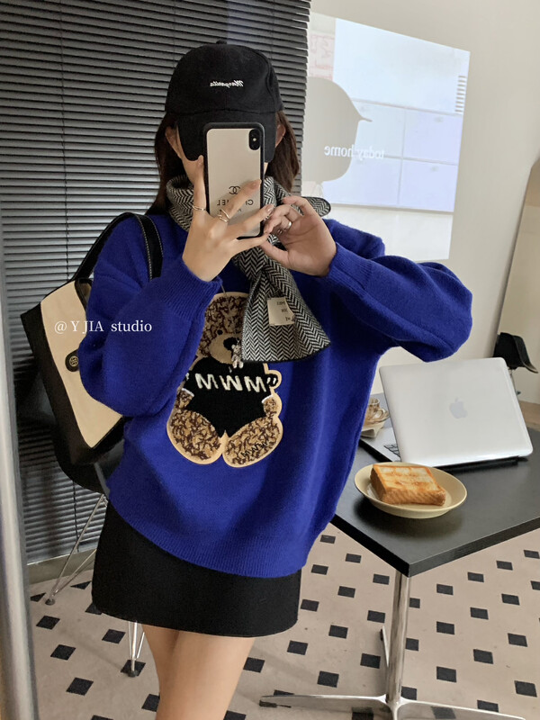 [Y.JIA Ijia] Korean cute bear design knitted sweater sweater YS2-859