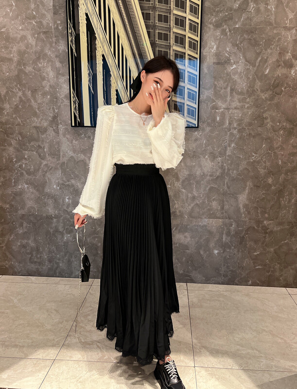 Autumn is new!【D.TWO D2】Wrinkle lace slim skirt 2329589# ZXL
