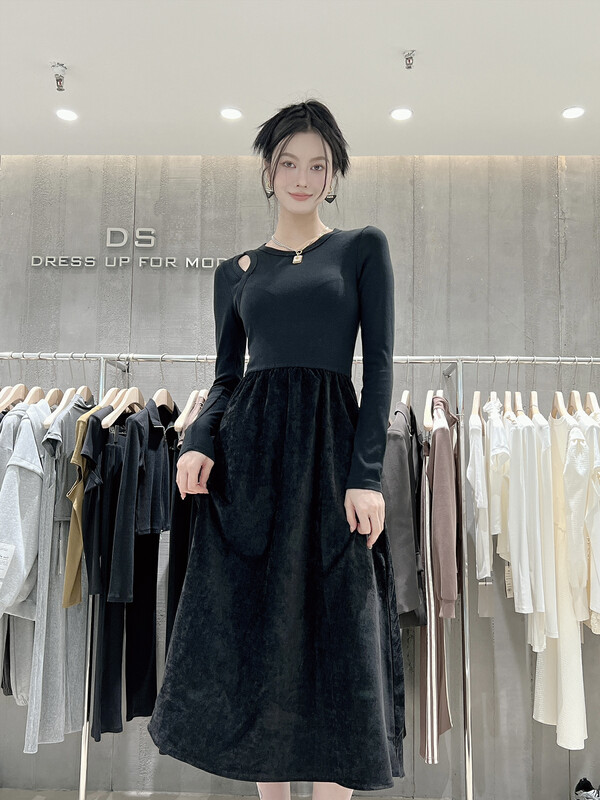 New in winter! [DS] Classic Hepburn velvet long-sleeved hollow dress 28687# JHY