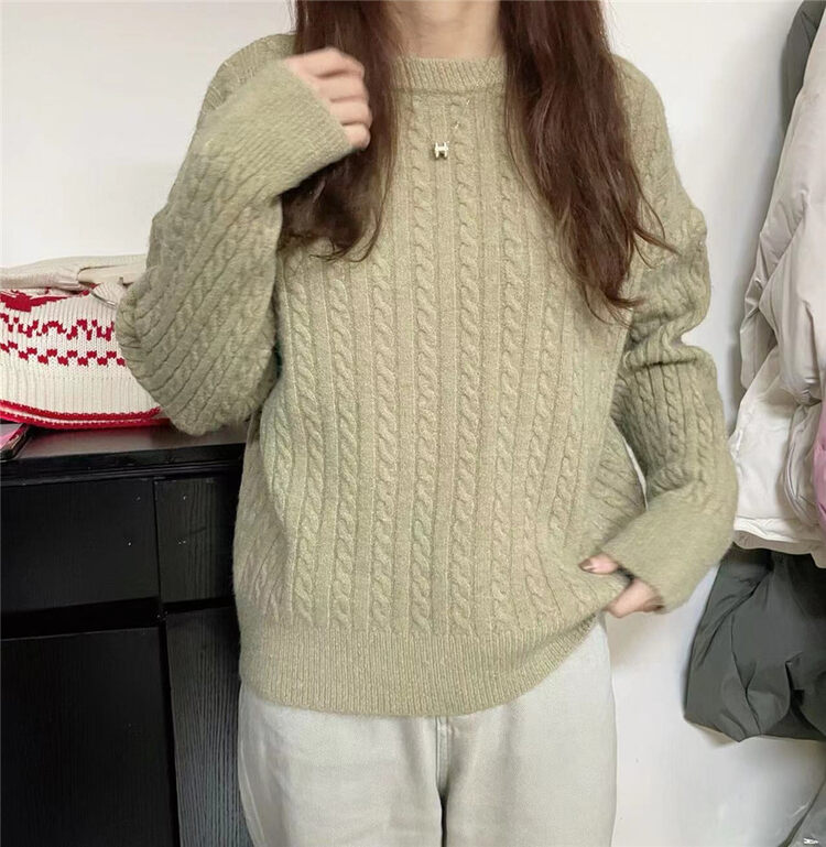 [SUSAN] Embroidered Standard Twist Loose Warm Sweater (Without Necklace) 82597# LSW