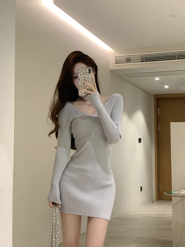 【L.L STUDIO】 Pure desire rhinestone pit strip knitted dress (with chain removable) 78467# PCZ