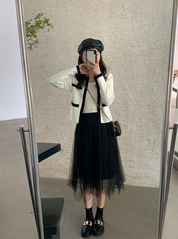 【VICTORY.2】Xiaoxiangfeng knitted cardigan + stitching mesh vest skirt two-piece suit v802# WPL