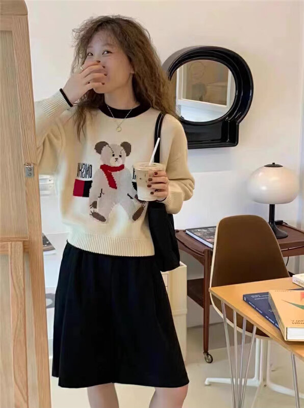 【SUSAN】Korean Style Contrast Collar Bear Warm Sweater 82323# LSW