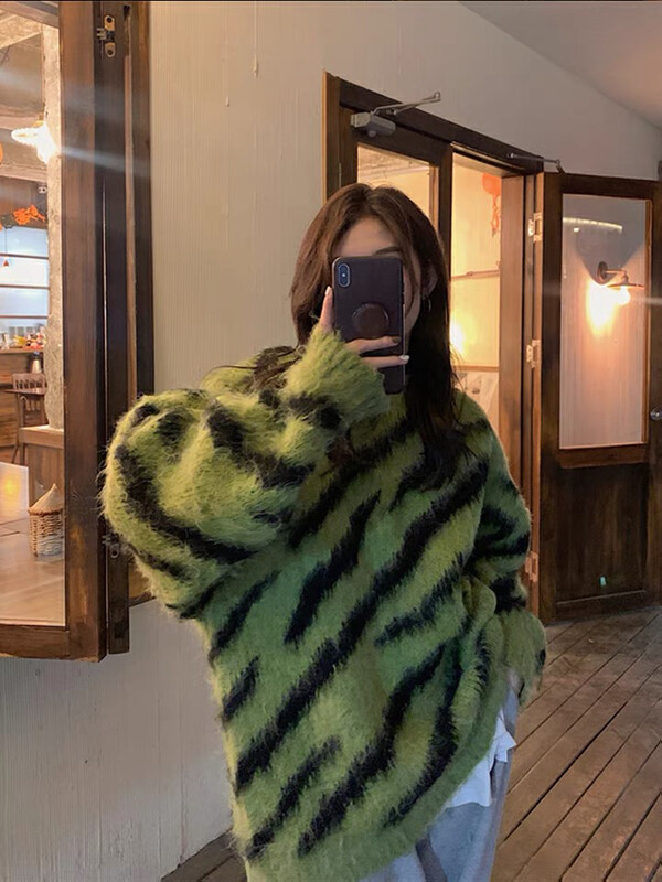 【L.L STUDIO】Round Neck Loose Zebra Pattern Lazy Knit Sweater 78318# PCZ
