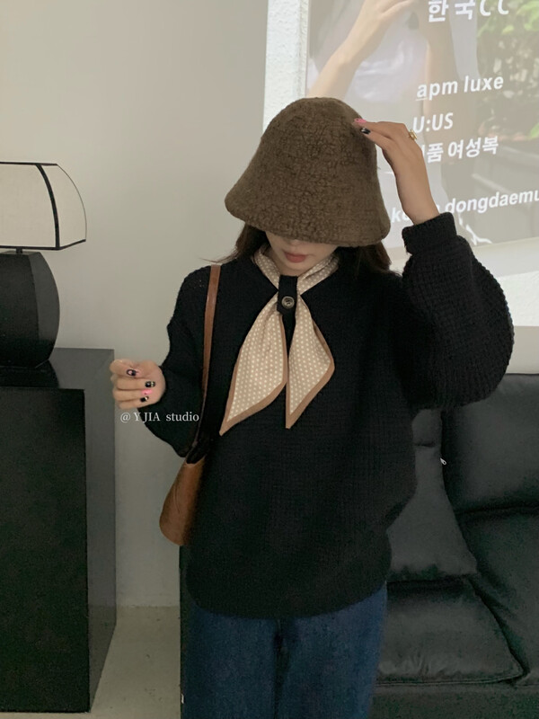 [Y.JIA Ijia] Korean Temperament Silk Scarf Age Thin Round Neck Design Knitted Sweater (with Silk Scarf) YS1-851