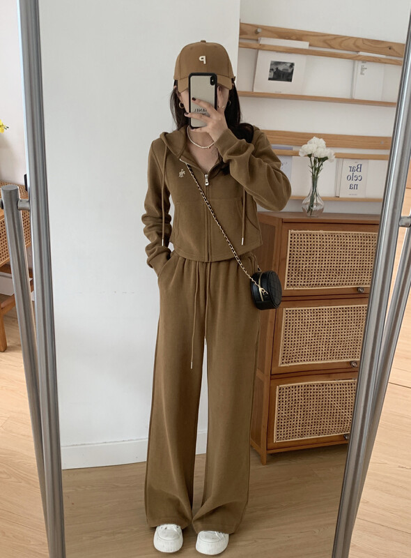 [VICTORY.2] Embroidered letter hooded top + casual pants two-piece suit v2027# WPL
