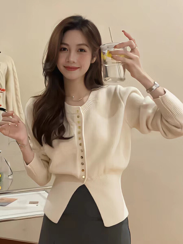 [Y.JIA Yijia] Temperament Versatile V-Neck Button Cardigan Lazy Sweater 900