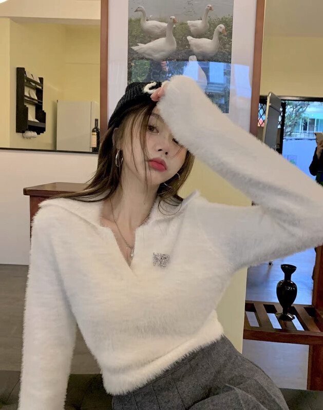 [Blue Show] Korean version of the pullover long-sleeved bottoming shirt (with brooch) 7667# LSW
