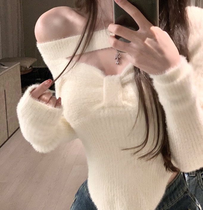 【L.L STUDIO】 Pure desire and scheming one-shoulder halter neck warm sweater 78462# PCZ