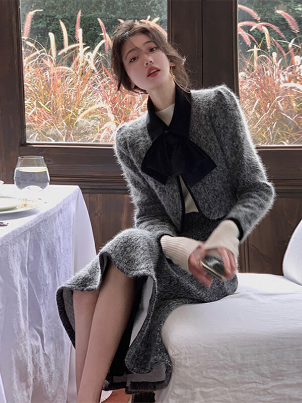 [L.L STUDIO] Retro high-end small fragrance coat + high waist slim skirt suit (with detachable bow) 78451# PCZ