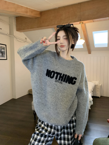 Real auction real price letter printing sweater women's autumn and winter new embroidered round neck lazy wind long-sleeved knitted top