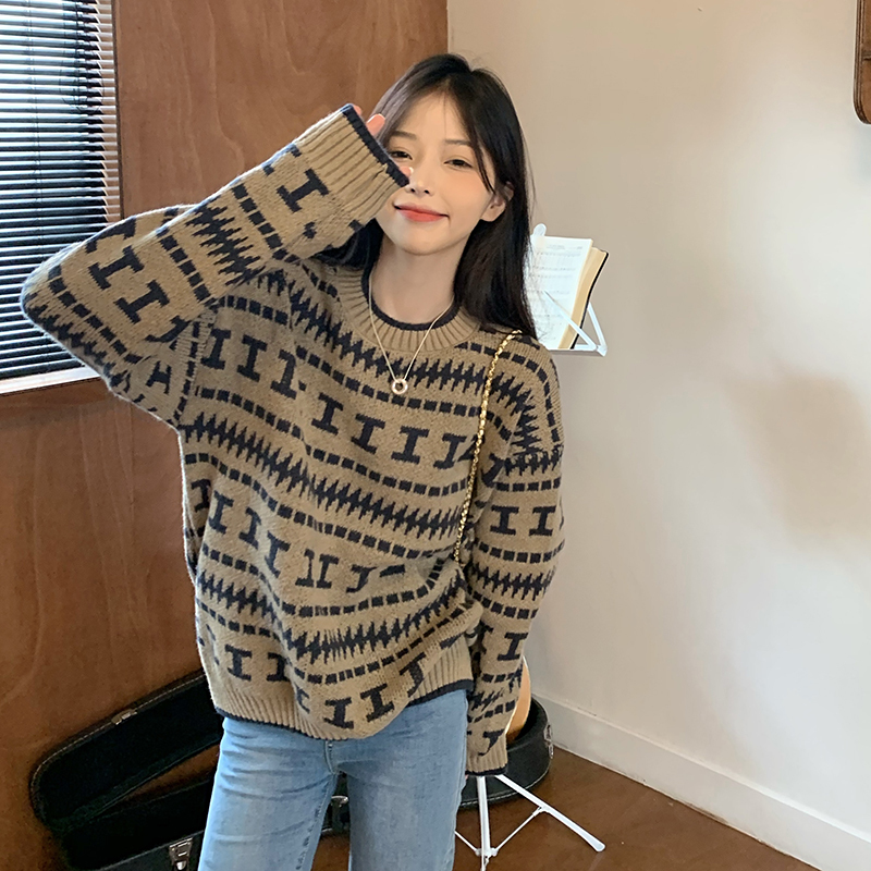 Retro lazy wind sweater women's autumn and winter thickened new 2022 design sense niche loose casual knitted sweater top