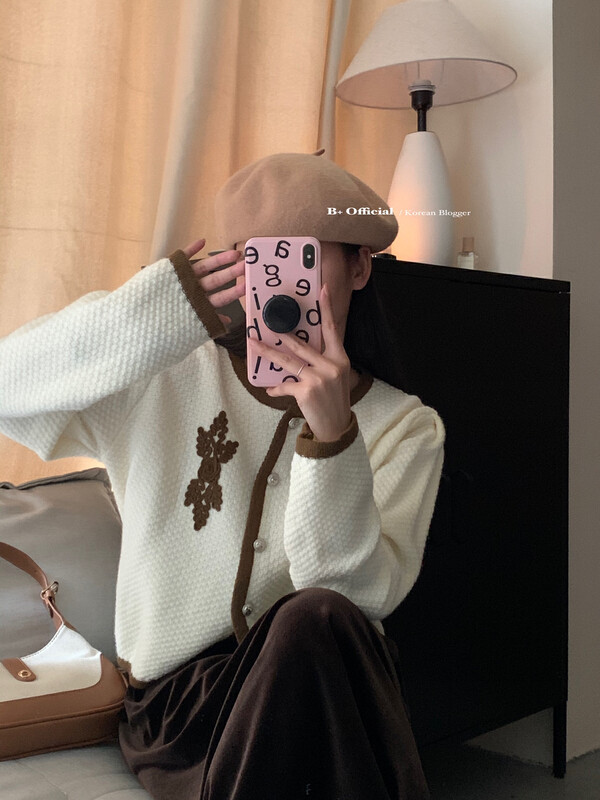 【B Plus】Korean version of fresh literary embroidery knitted sweater coat sweater 22-8421-2