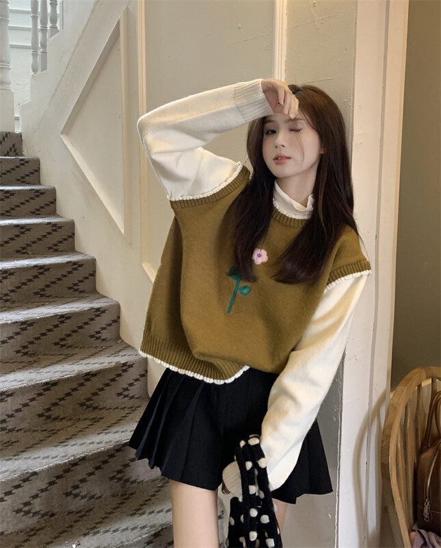 [Timely Rain] Korean style ins sweet color contrast stitching fake two pieces embroidered flowers round neck loose warm sweater AS89# WPL