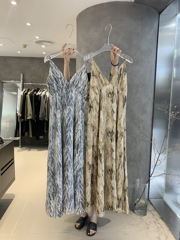 【IN.CHOOSE U】Fashion design texture V-neck suspender dress 69391# CQW