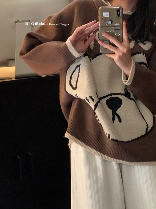 【B Plus】Korean version fresh and simple cute bear thick sweater (with cute bear bag) 22-8443-2
