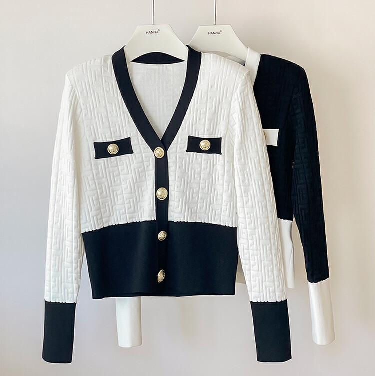 [HANNA Hanna] Black and white color contrast stitching knitted cardigan women's simple round neck small fragrant wind jacket knitted cardigan H10670