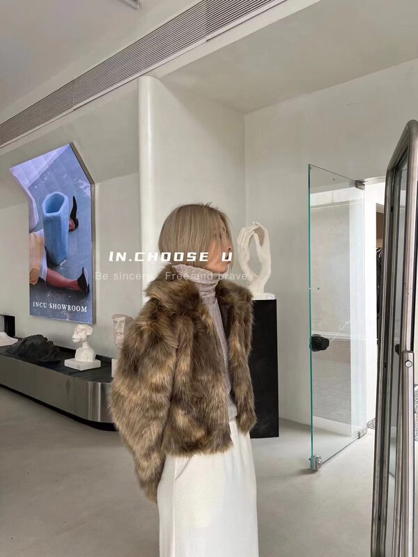 [IN.CHOOSE U] Furry and comfortable thickened short jacket (with detachable artificial fur collar) 69568# CQW