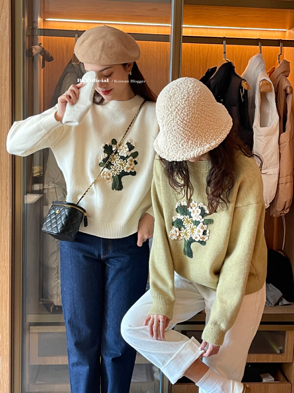 【B plus】Korea small fresh high-quality three-dimensional crochet thickened small daisy sweater 22-1799-2