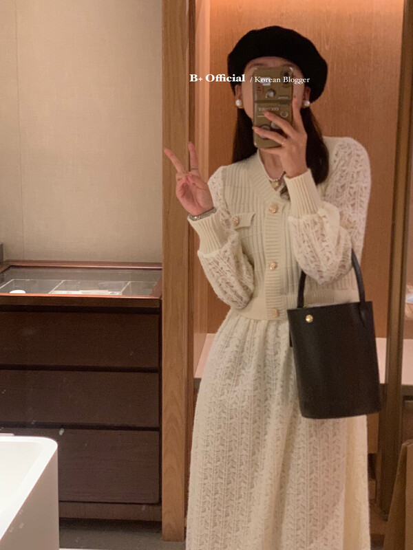[B Plus] Korean version of simple and fresh temperament thin stitching lace dress 22-8631-2