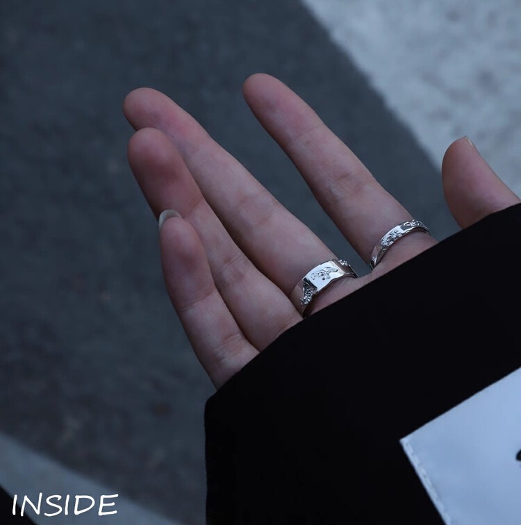 【INSIDE】Dark fashion, exquisite and high-end rhinestone inlaid design ring (with box randomly distributed) J3686# ZXL