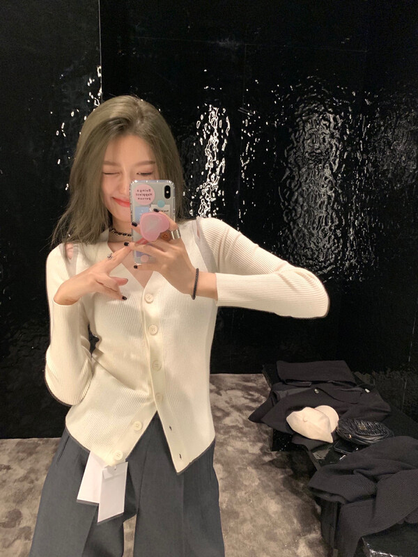【WGWE】Pure color slim-fit off-the-shoulder design all-match knitted cardigan 2954# FHX