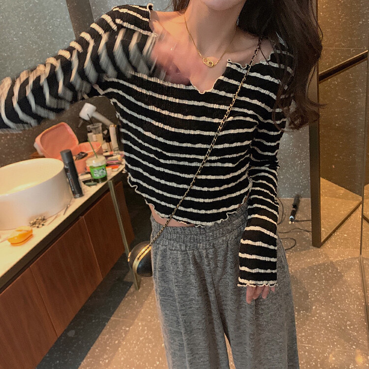 New in autumn! 【WGWE】Designed V-neck wood ear striped long-sleeved T-shirt 2637# FHX
