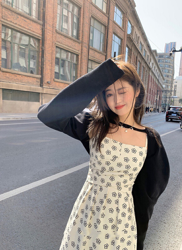 Original price 98.99! New in autumn! [WGWE] Korean style simple knitted cardigan + elegant pleated design suspender dress suit 2518# FHX