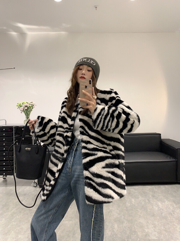 【VANESSA】韓系斑馬紋長毛毛拼皮皮衣  8095#  OZQ