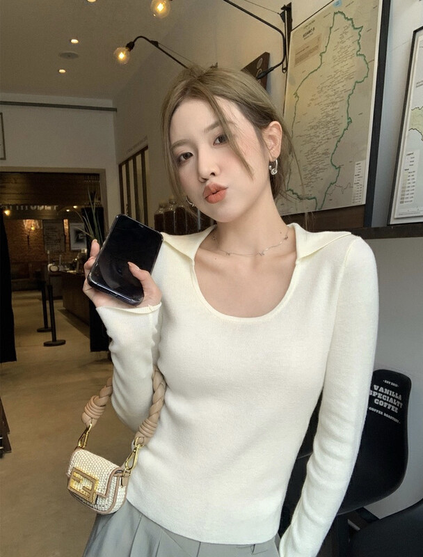 【WGWE】Pure color slim fit collarbone long-sleeved T-shirt 2993# FHX