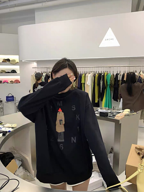 New autumn style! 【WGWE】Korean style design fashion front and rear character print sweater 2634# FHX