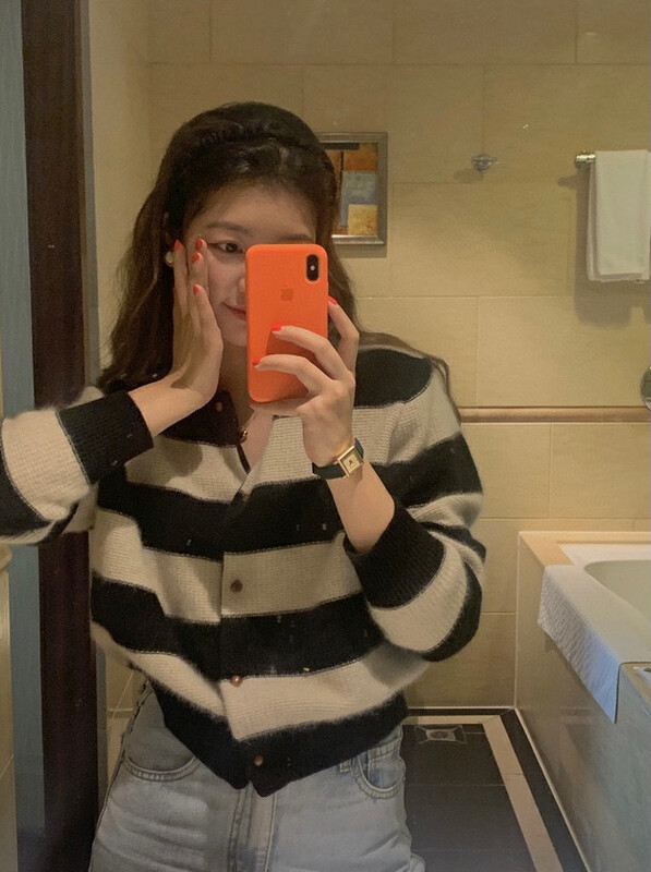 【WGWE】Contrast color striped loose-breasted knitted cardigan 3102# FHX